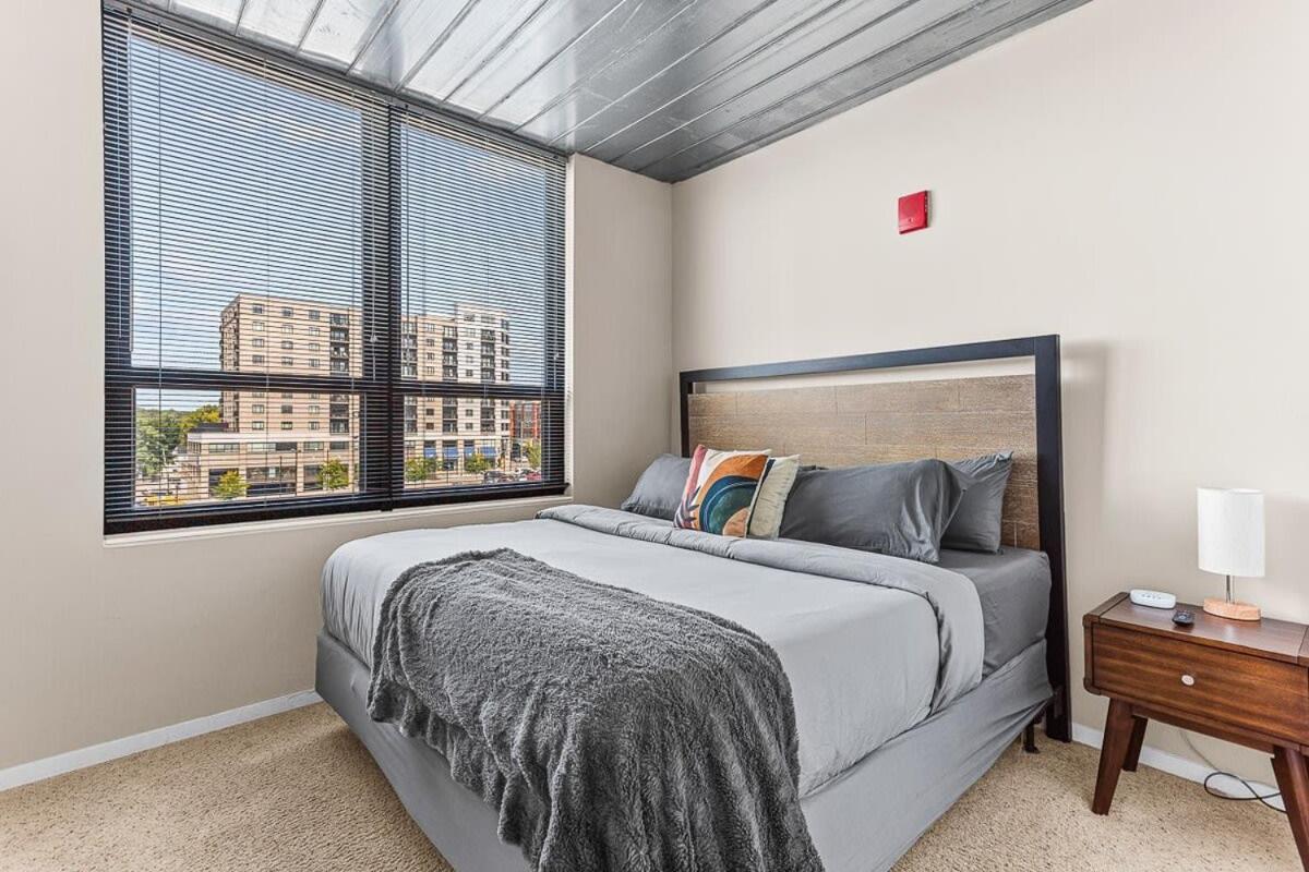 Downtown Ann Arbor 2 King Bed Balcony Apartment 外观 照片